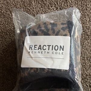 Kenneth Cole Reaction NEW Animal Print Cuddly throw Blanket